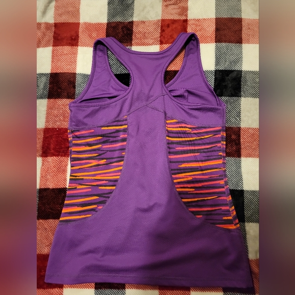 3 pack lady's tanks - Picture 4 of 7